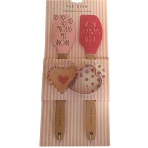 ❤️Rae Dunn Spatula and Cookie Cutter Set New!❤️